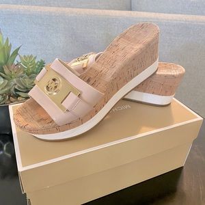 MICHAEL KORS Platform Sides Soft Pink color with Gold Accent. Size 6.5